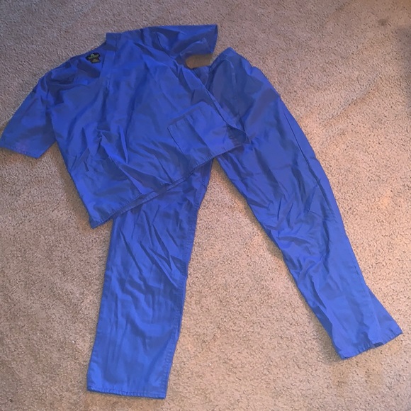 Tops - 💙 WOMENS SCRUBS 💙